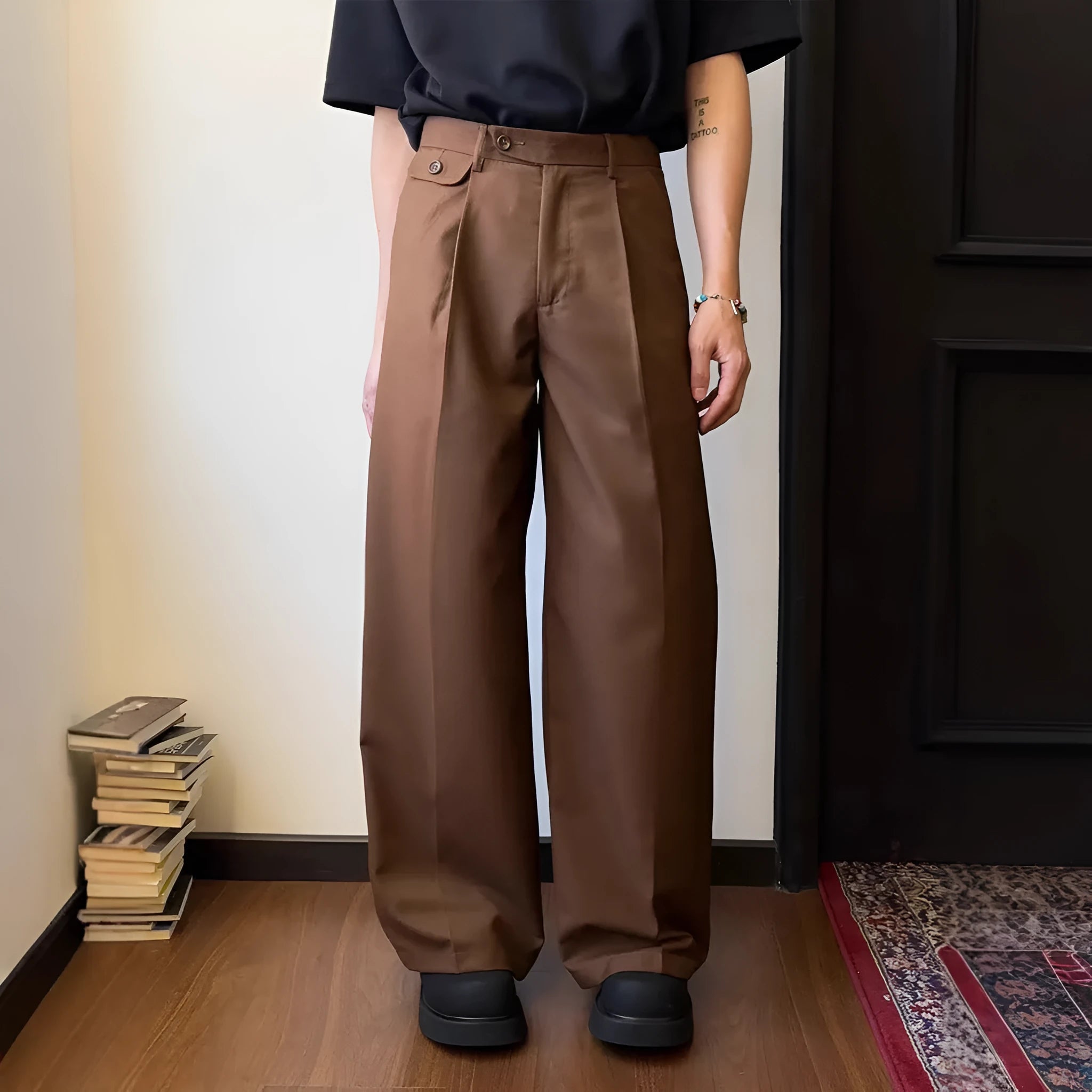 Men's straight-leg loose-fit trousers in brown and black solid colours