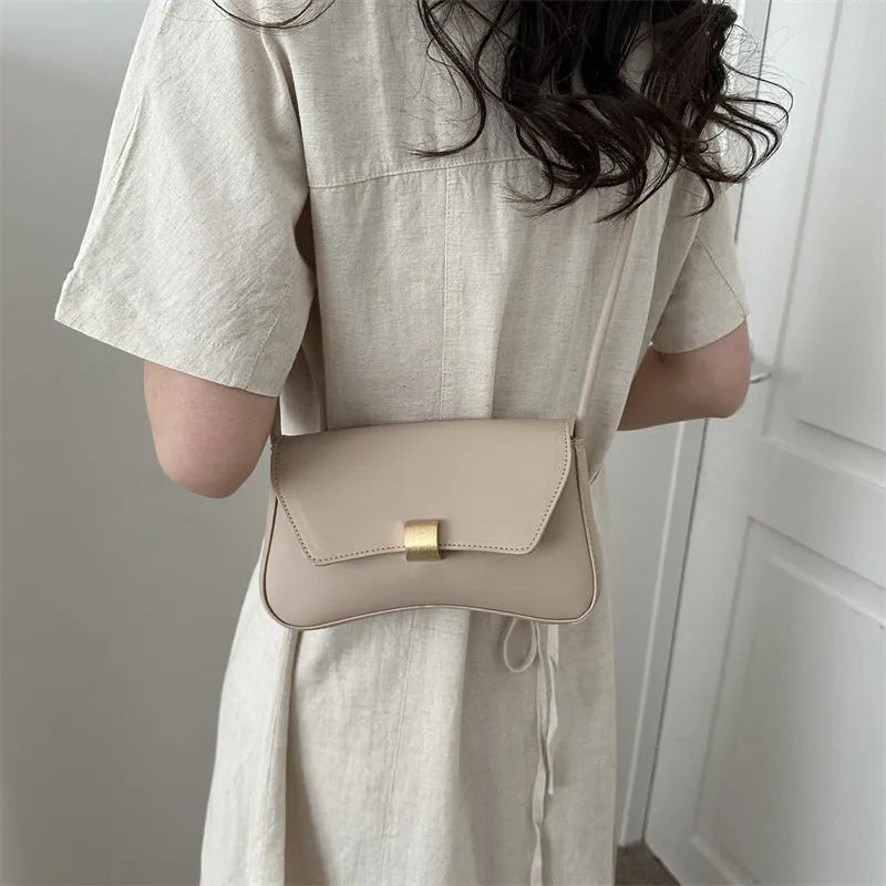 Women's PU shoulder bag in street-trend style with sandwich pocket, available in 5 colours