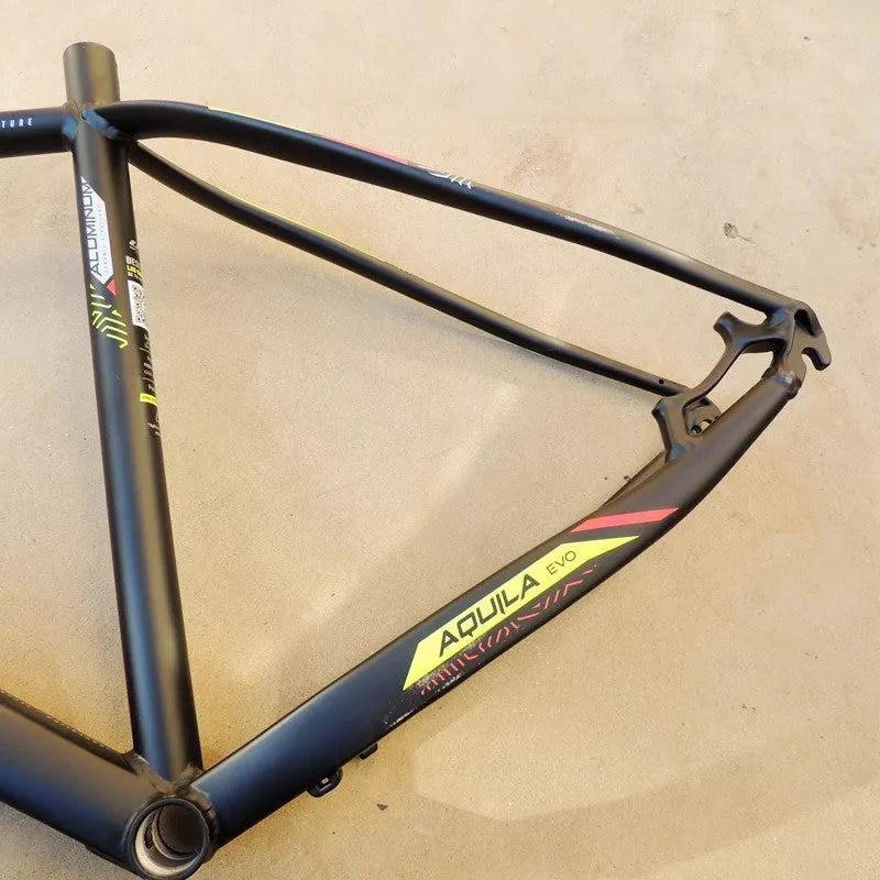 Black green aluminium alloy mountain bike frame for 29-inch wheels with internal cable routing