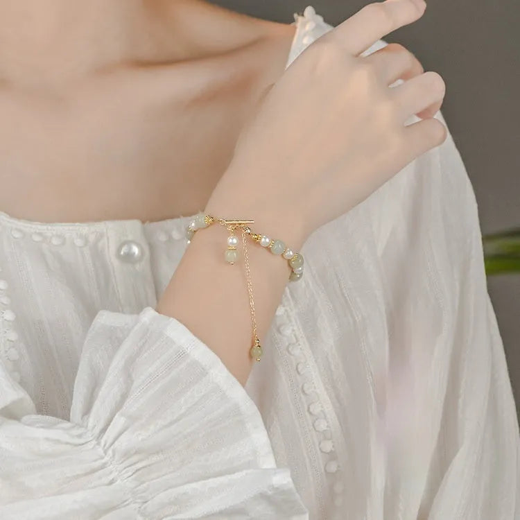 Women's Hetian jade pearl pendant bracelet with gold tone alloy clasp in Chinese style