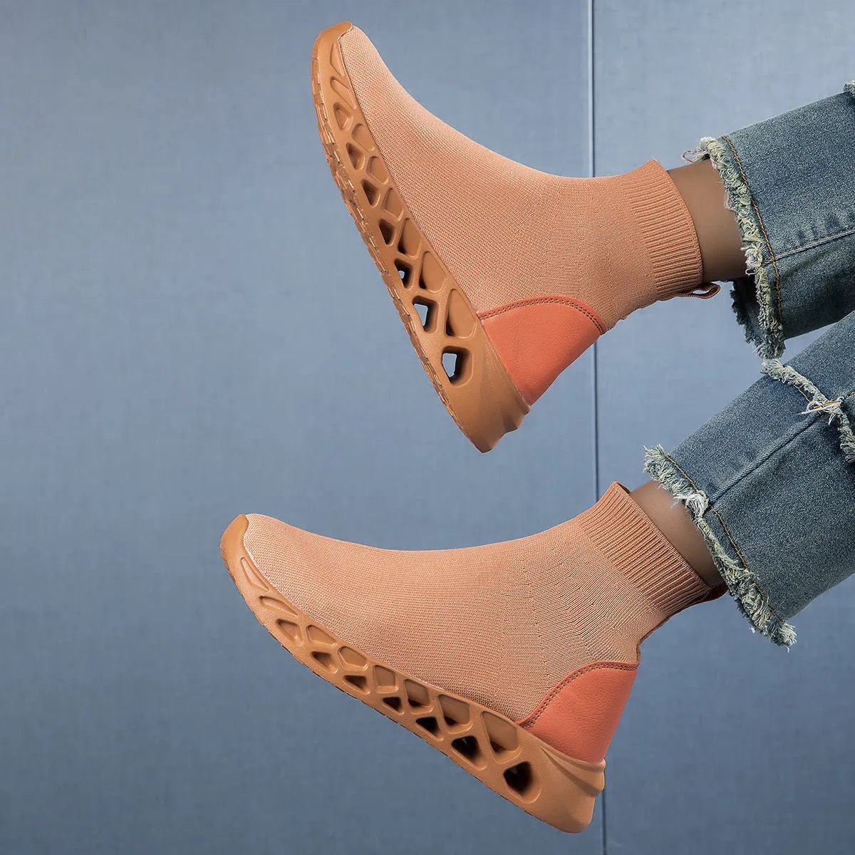 Women's flat-heel ankle boots in mesh with round toe, shown in terracotta warriors colour.