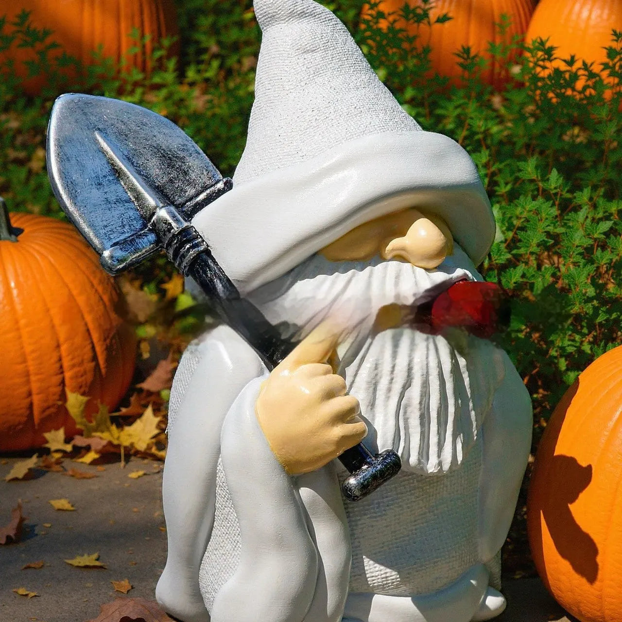 Christmas garden smoking shovel dwarf resin ornament for festive outdoor decoration