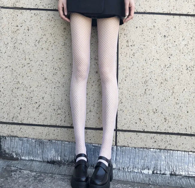 Women's summer mesh stockings in large, medium and small net patterns in black or white colours
