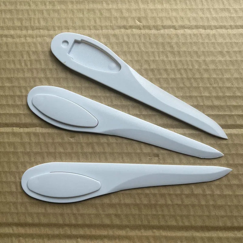 Willow Leaf Art A4 plastic paper cutter in colourful design, 16.9 cm length, PS plastic construction