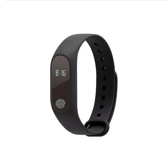A motion intelligent smart ring on a finger, showing heart rate and step tracking on a smartphone screen.