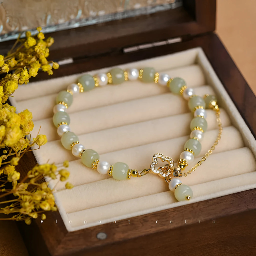 Women's Hetian jade pearl pendant bracelet with gold tone alloy clasp in Chinese style