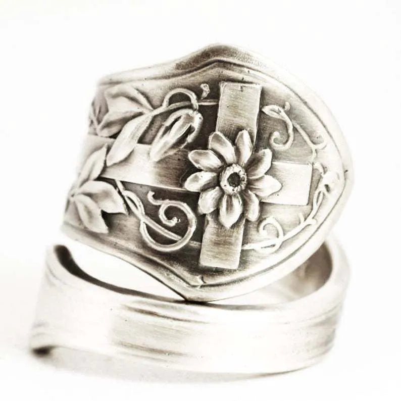 Copper flower shaped ring with adjustable opening in daisy colour vintage style
