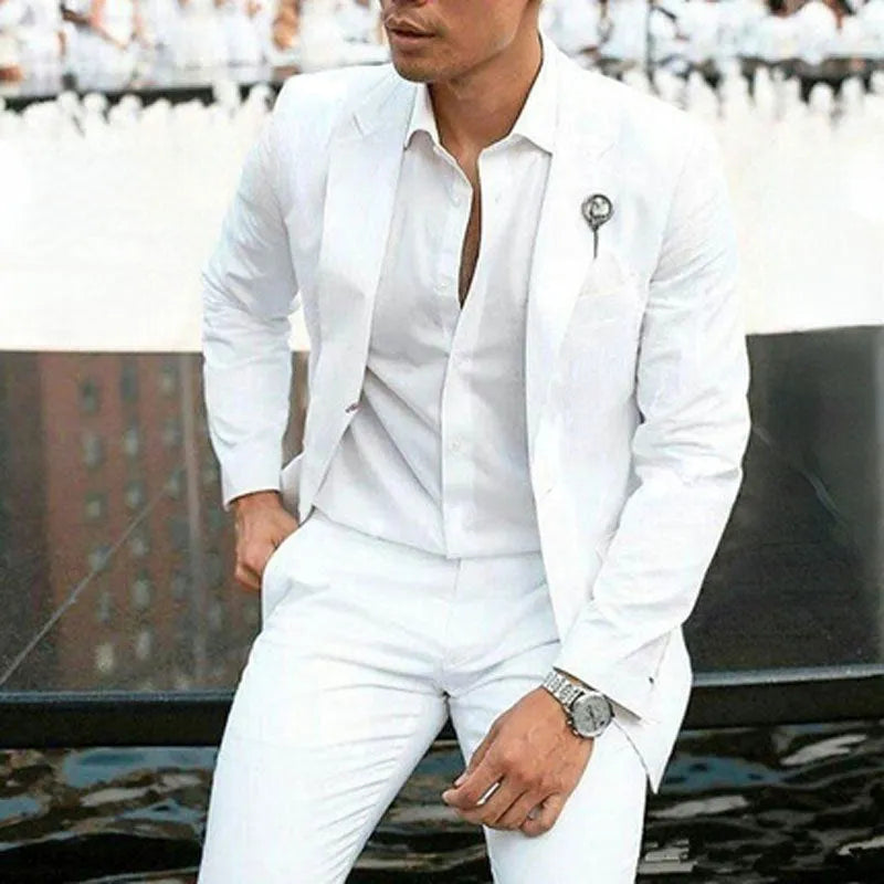 Men's white slim fit two-piece wedding suit with jacket and trousers for groomsmen