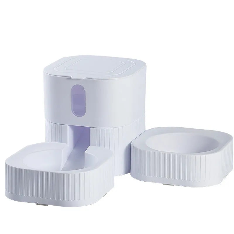 Automatic pet feeder in cloud white with removable washable bowl and digital display