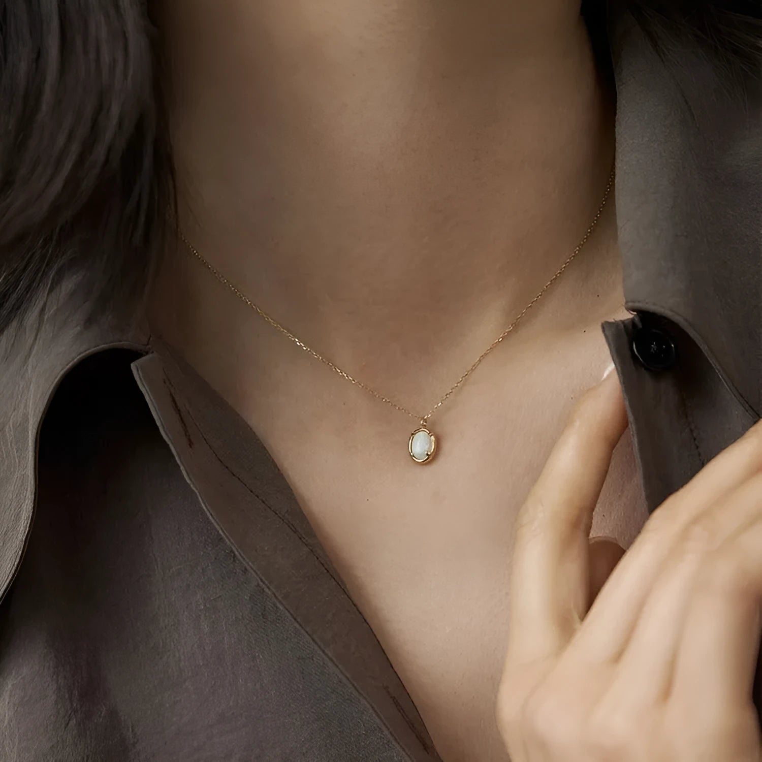 S925 silver plating jelly opal pendant necklace with geometric oval design on silver chain