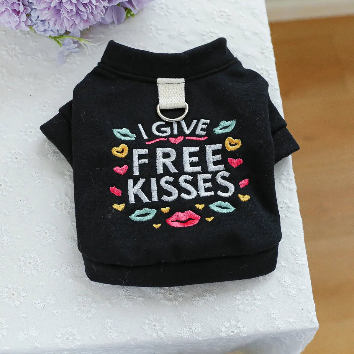 Pet jumper with kiss sweater pattern for dogs or cats in polyester fabric