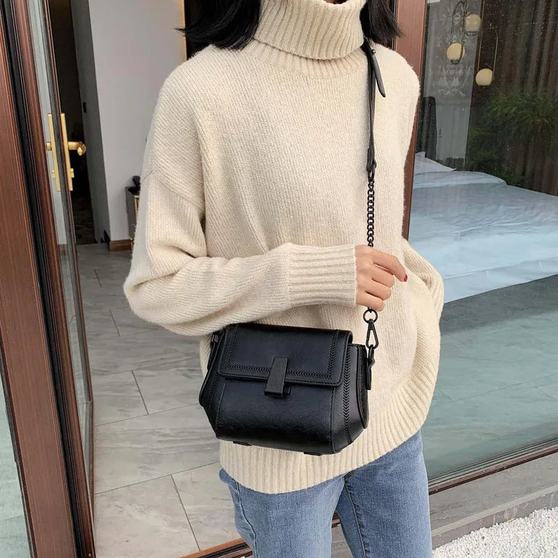 Korean-style PU shoulder crossbody bag in beige with clamshell opening and horizontal square shape