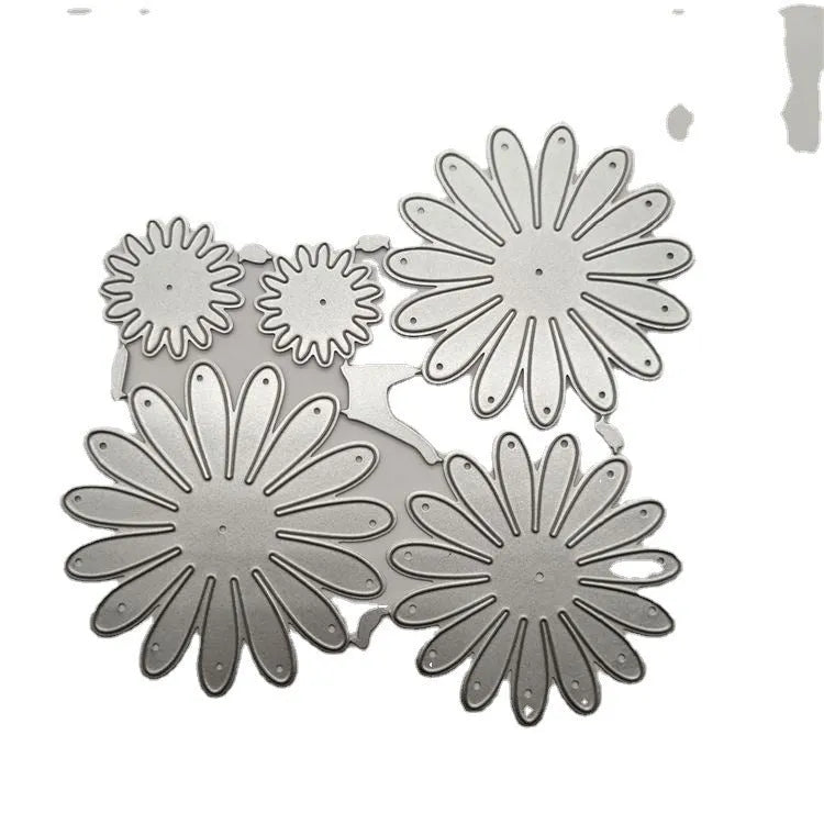 Silver high carbon steel cutting knife mould for cake decoration measuring 12.5x13cm