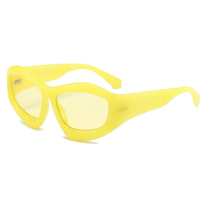 Concave bubble lens sunglasses for outdoor sports on a unisex model.