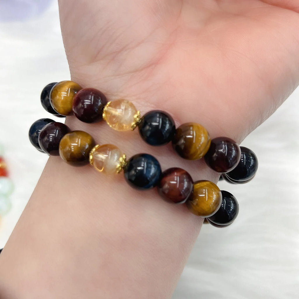 Natural tiger eye bracelet with loose round beads on 18cm long chain, Maillard style adjustable closure