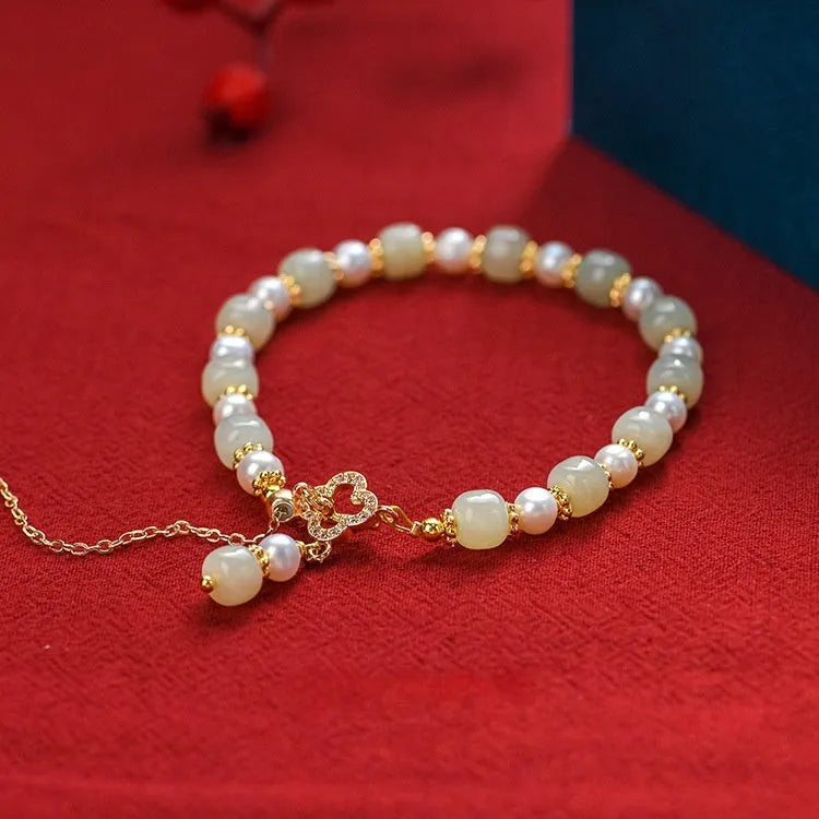 Women's Hetian jade pearl pendant bracelet with gold tone alloy clasp in Chinese style