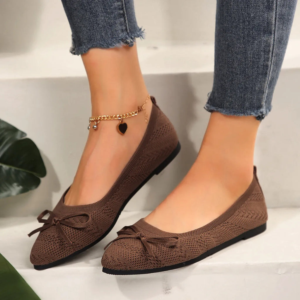 Women's pointed-toe knitted loafers with bow detail in matcha green colour