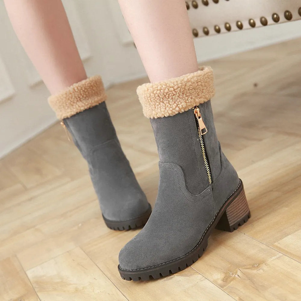 Snow boots with rubber outsoles and plush lining in black, grey, green and orange colour options