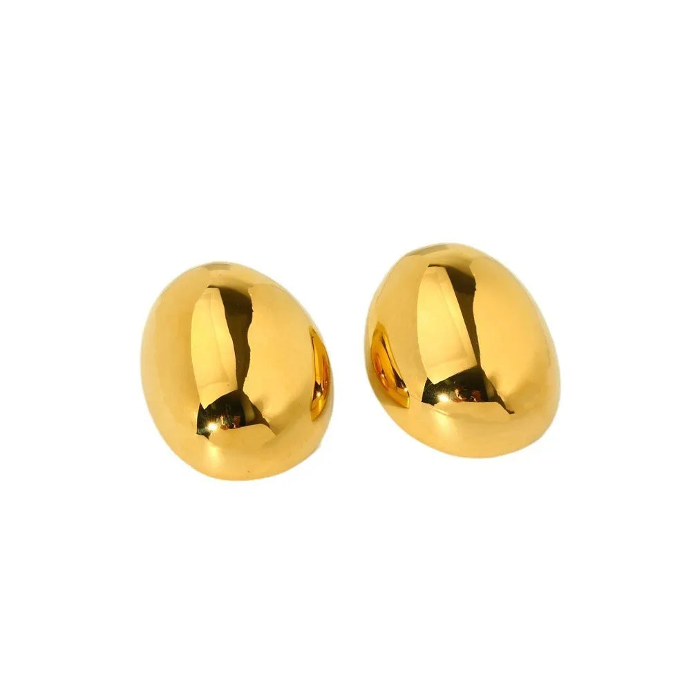 Geometric stainless steel ear studs with a glazed, reflective surface in colour DFE139.