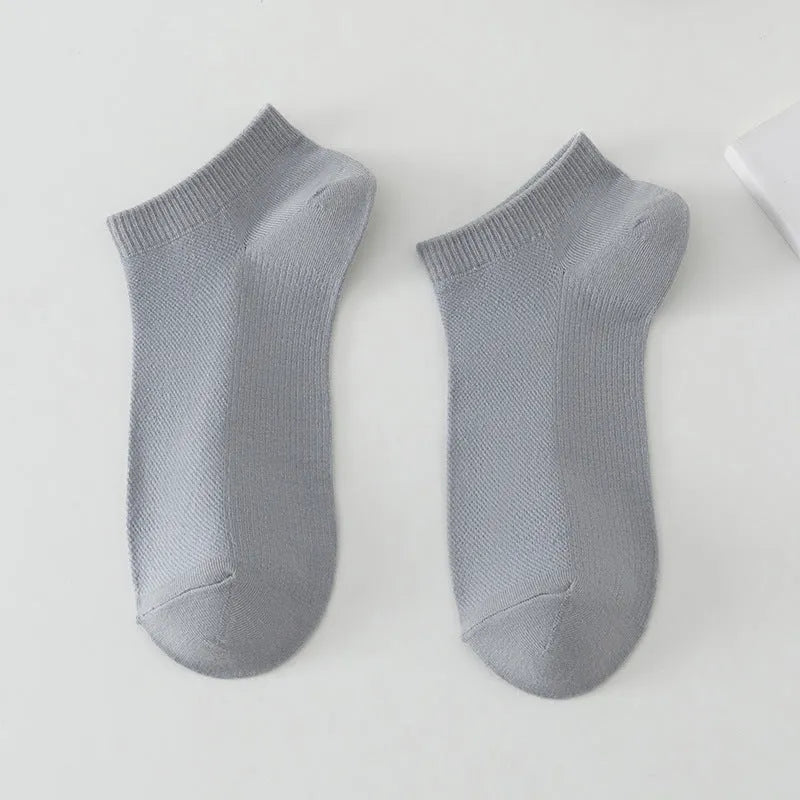 Men's low-cut boat socks in solid colours made from breathable polyester fibre