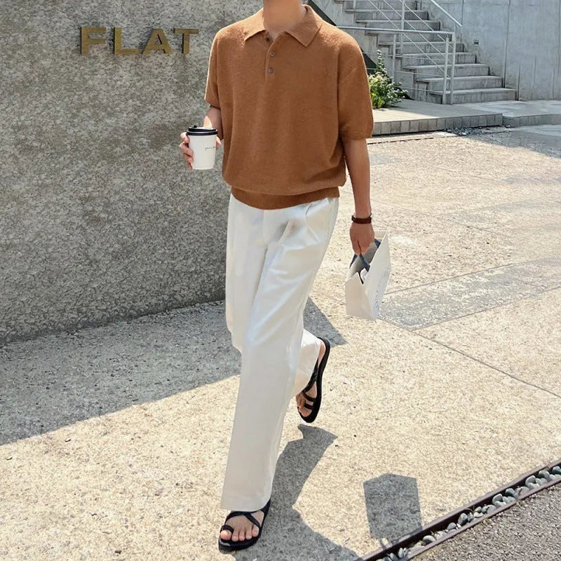 Men's caramel-colour retro knitted polo shirt with short sleeves and loose fit.