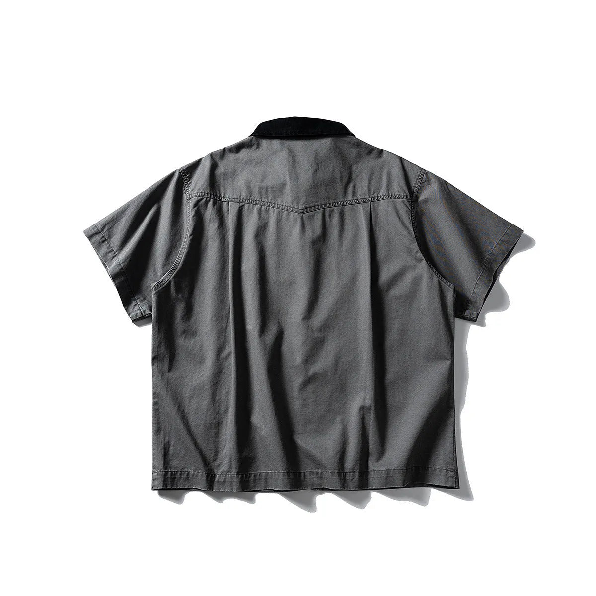 Men's washed cotton overalls shirt with short sleeves in loose cardigan style
