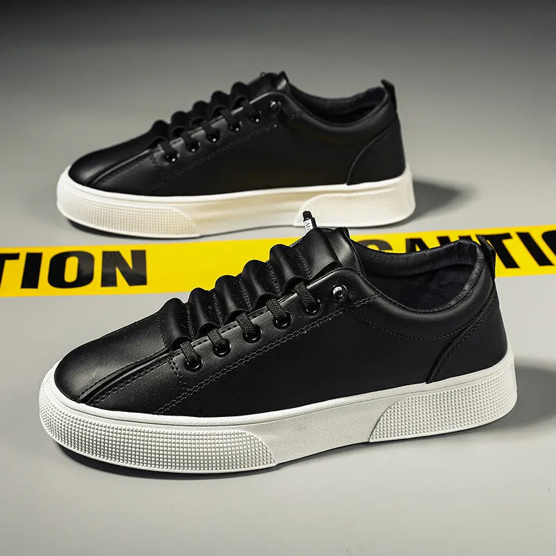 Men's black and white sports leisure mesh shoes with synthetic leather upper and PVC sole