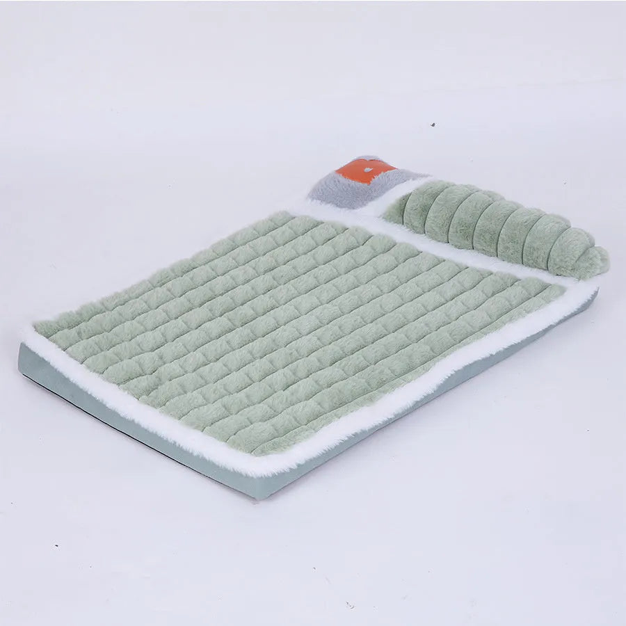 Detachable dog mat for large breeds in grey colour with plush lining and removable cover