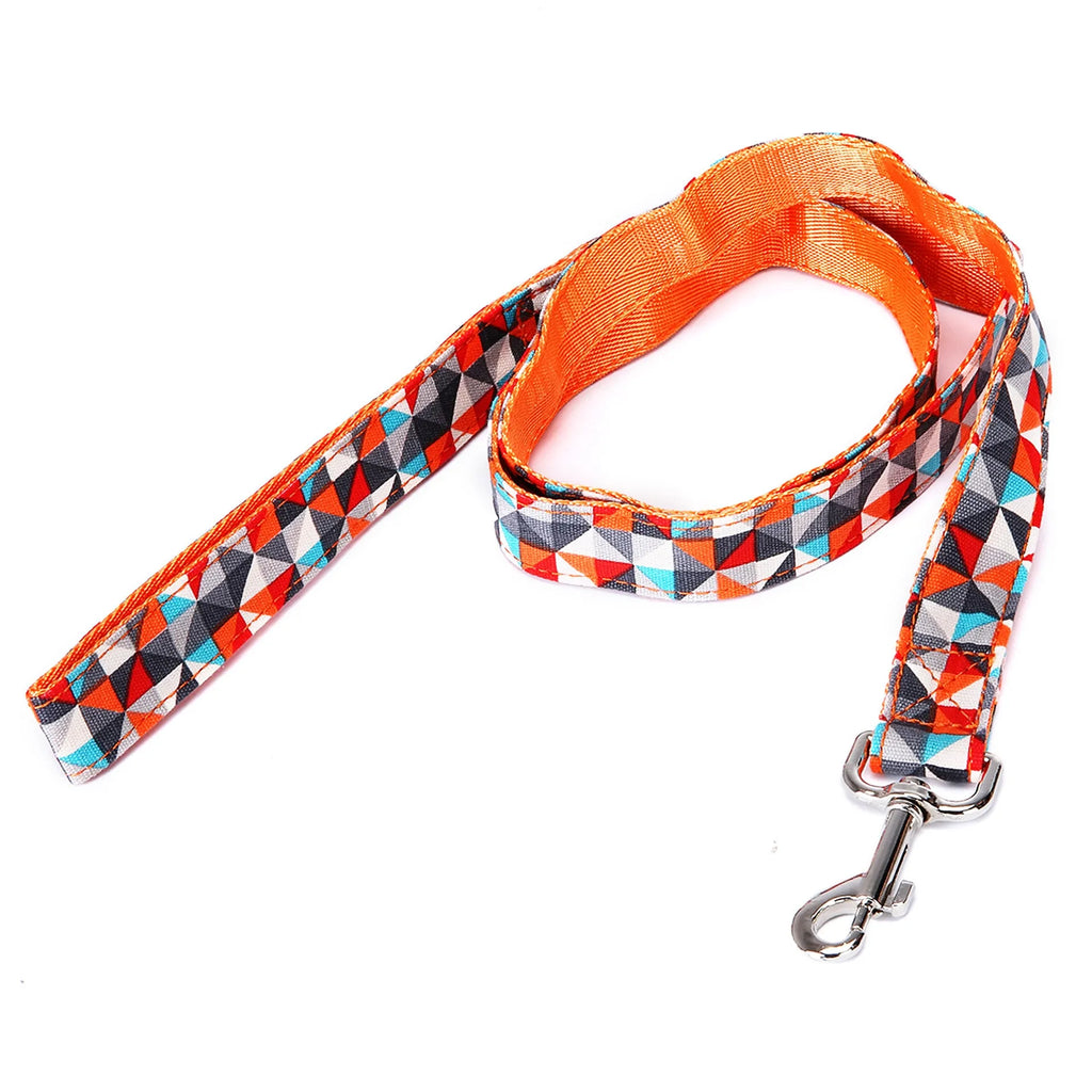 Black pet hand holding traction rope with plaid stripe design measuring 120cm in length