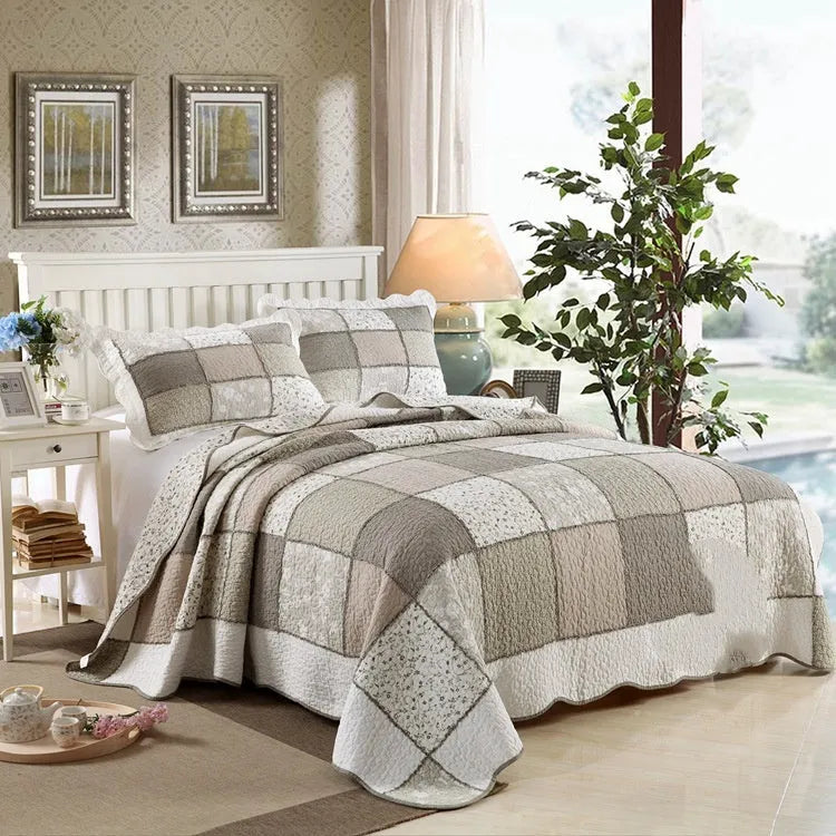 Pure cotton quilted bedspread and two pillowcases set on a bed, showing Korean style and non-slip texture.
