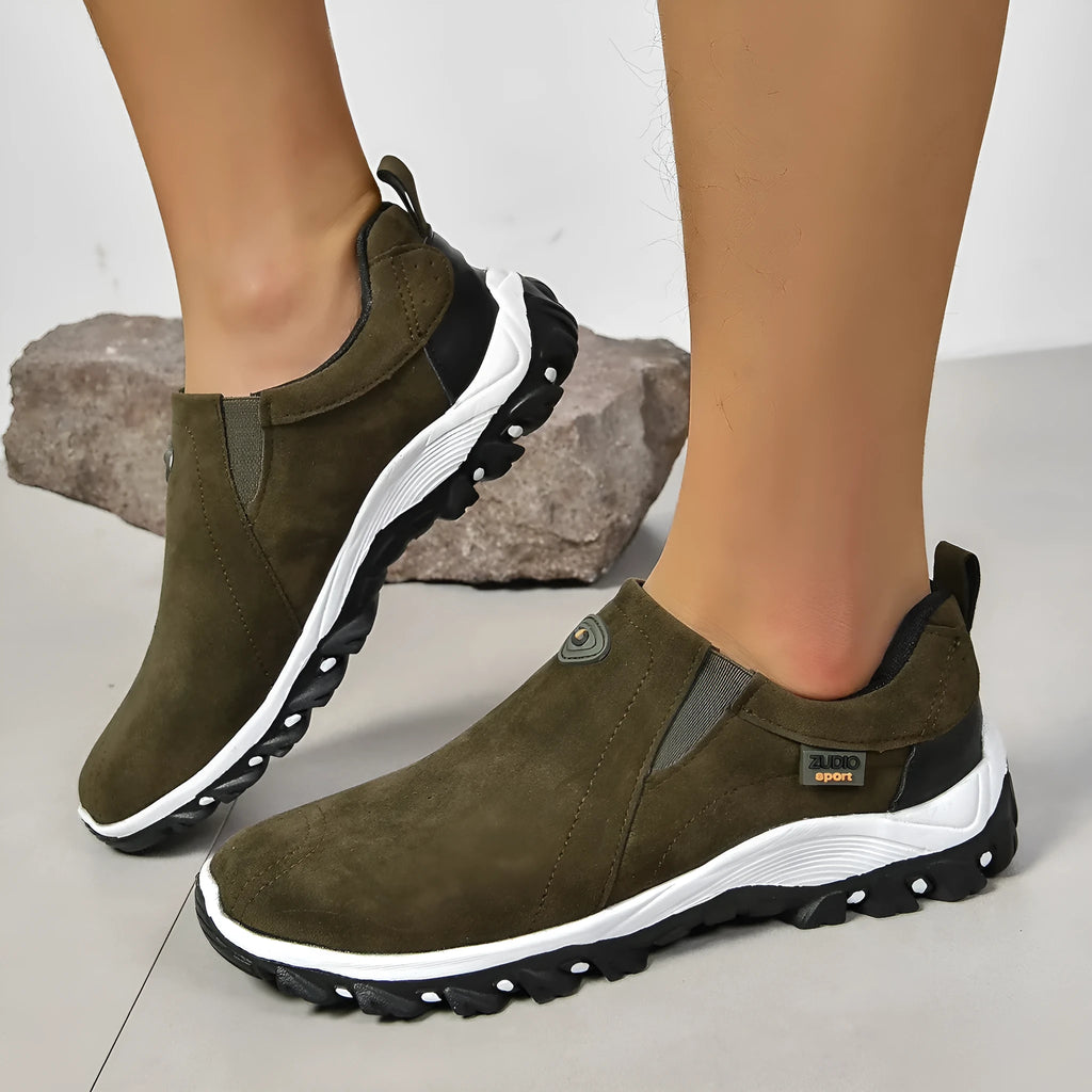 Men's round head fashion shoes in slip-on design with shallow mouth, showing colour options