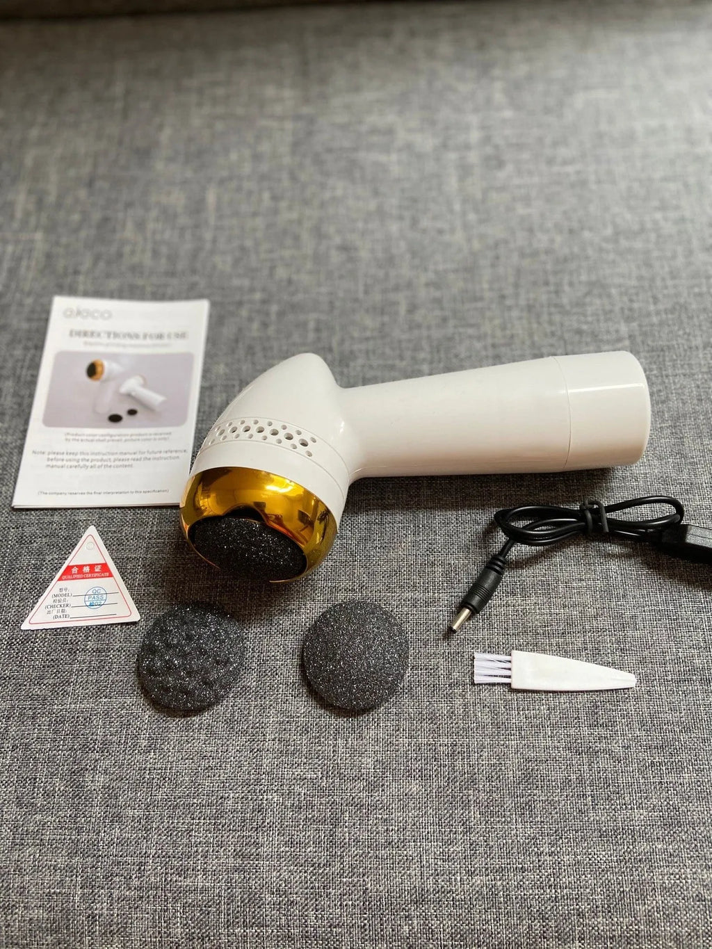 Electric vacuum foot grinder with quartz grinding head in gold and silver colour options