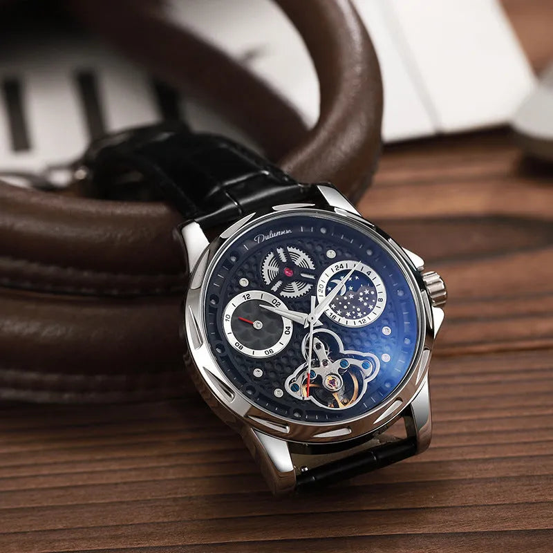 Men's automatic watch with luminous hands on a black dial, fitted on a stainless steel bracelet.