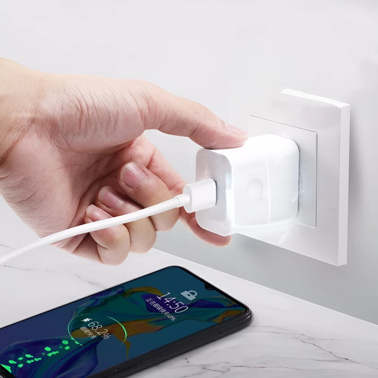 White 40W fast charger set with USB charging head and 5A cable for mobile phones