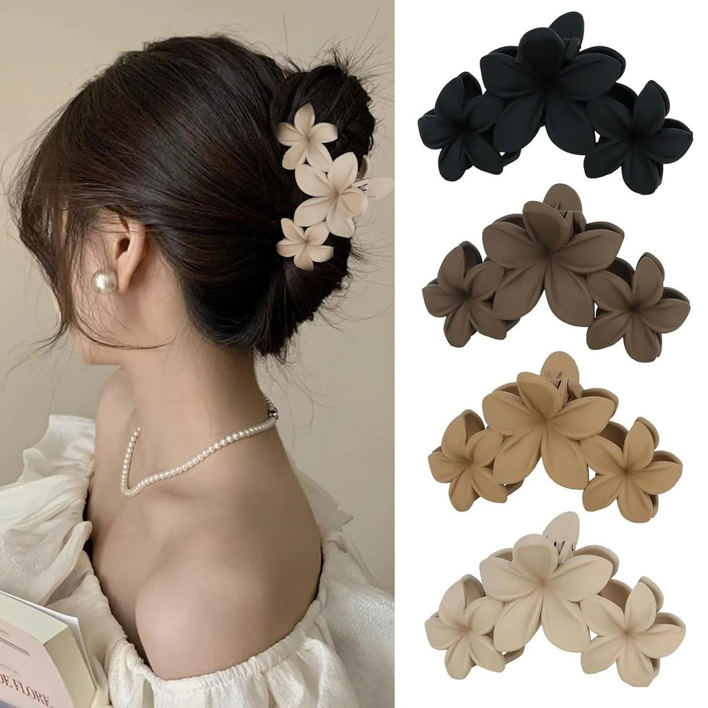 Six simple quadrilateral hair clips with frosted finish in nude and rose red colours