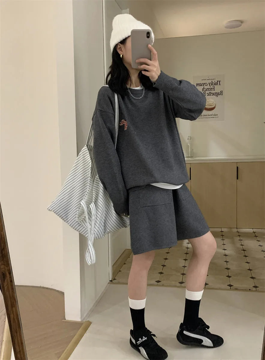 Women's casual knitted sweater shorts suit with animal embroidery in imitation cashmere fabric