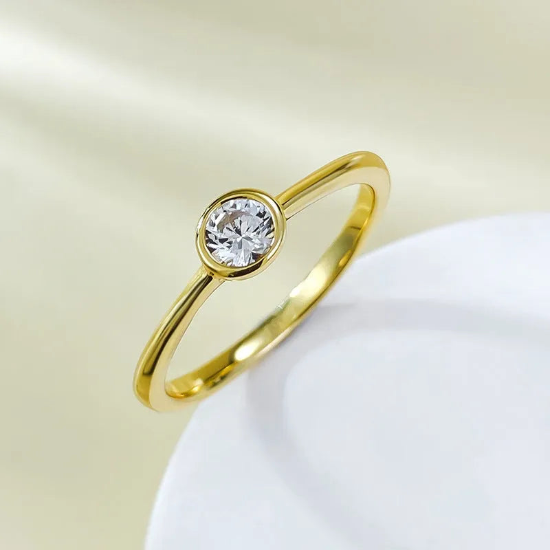 Minimalist sterling silver ring with crown shape and engraved line detail in gold or platinum finish