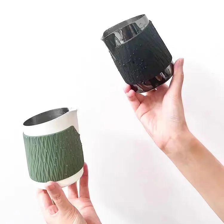 Stainless steel coffee latte art cup with round nozzle in matte gray, 650ML capacity, silk flower finish