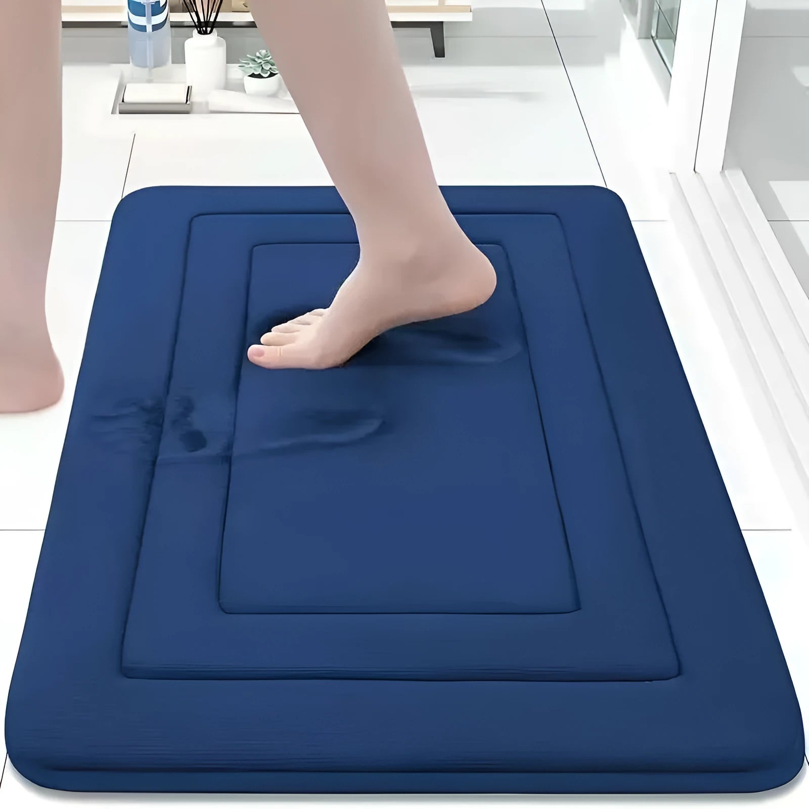 Thickened memory foam anti-slip bathroom mat with coral velvet surface in grey