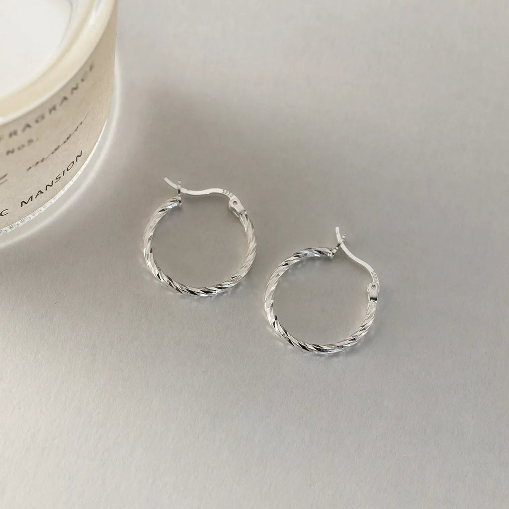 925 silver geometric round clip-on earrings with carved ring design for women Korean style