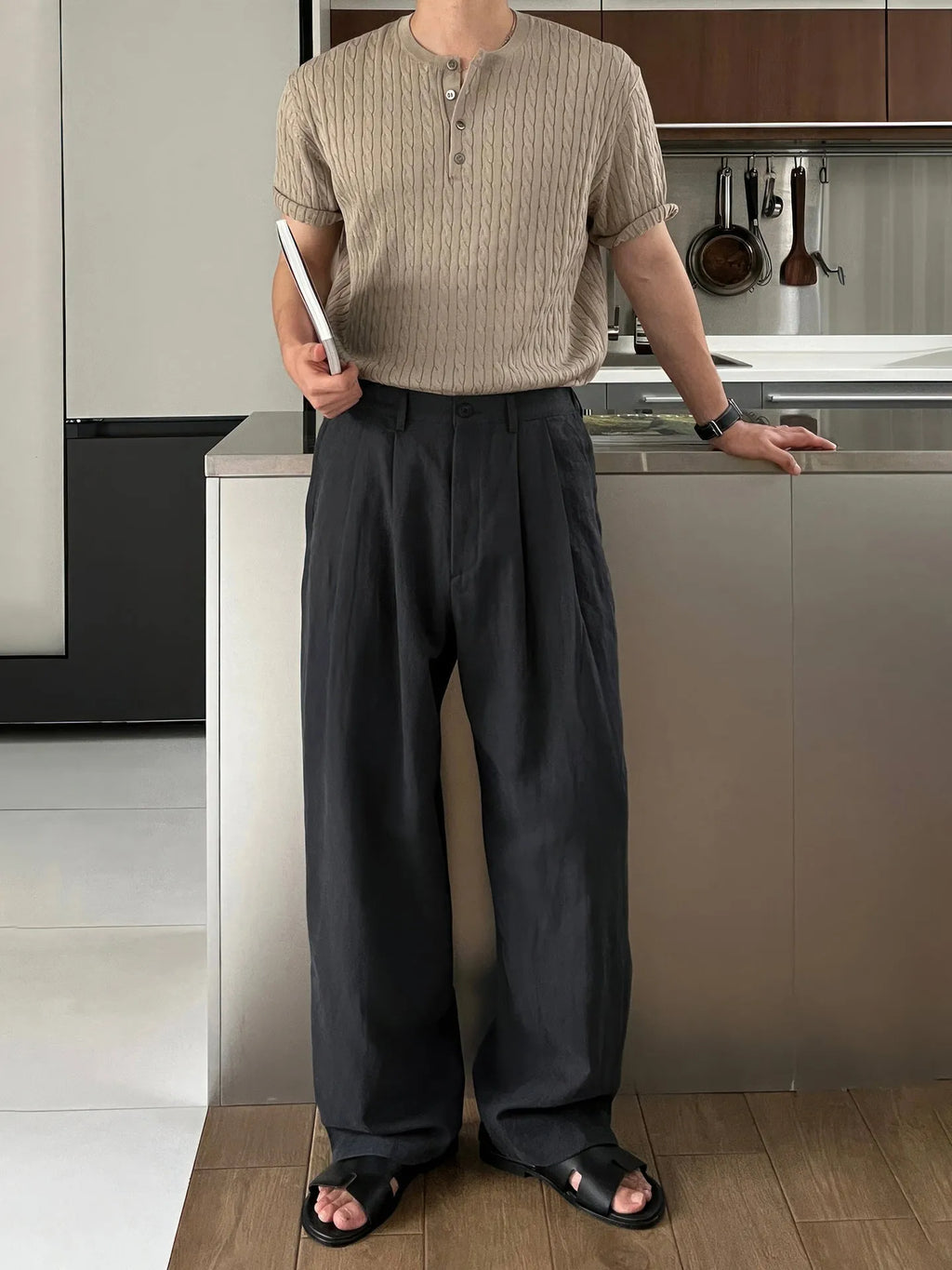 Army green polyester leisure trousers for men with drawstring waist and Japanese-inspired design