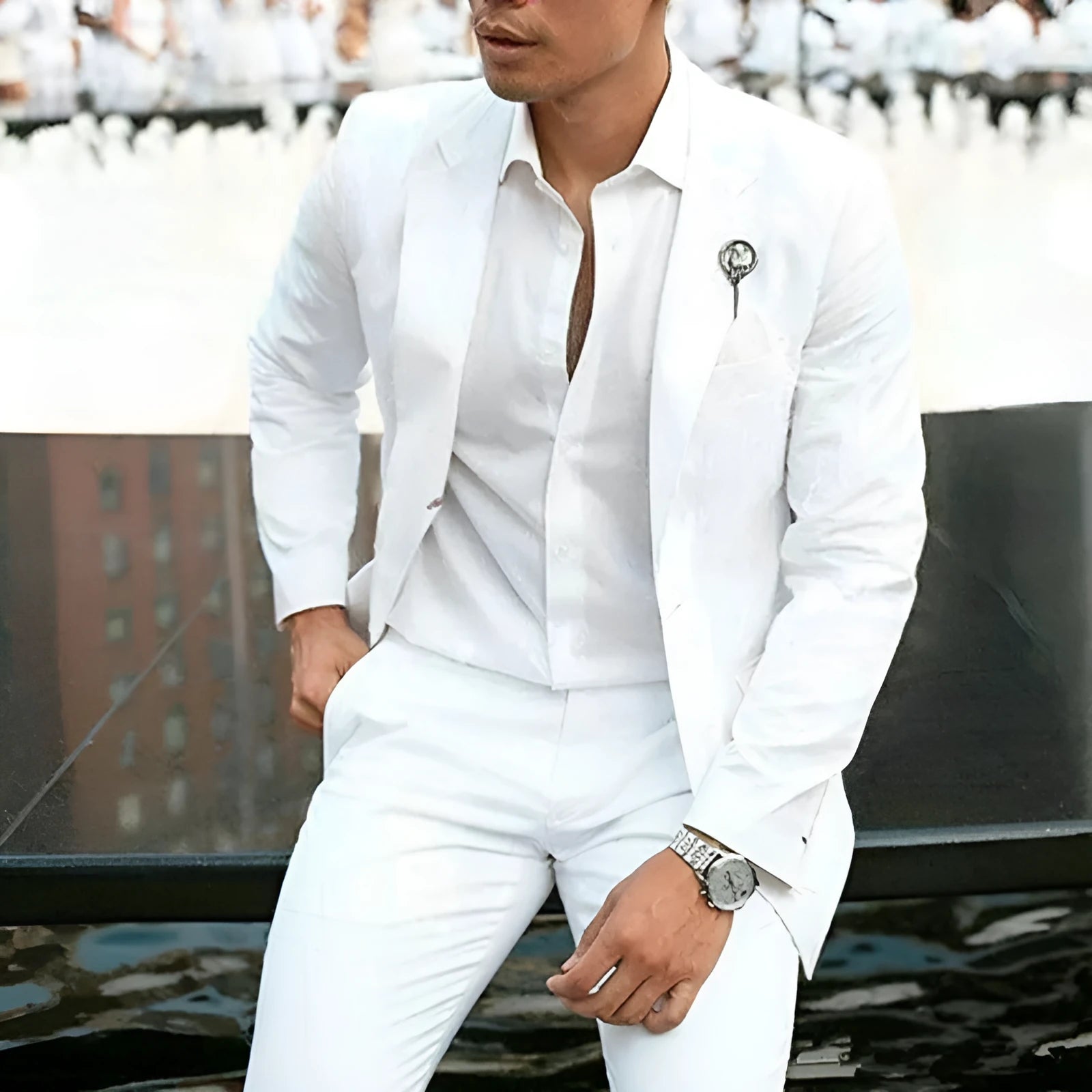 Men's white slim fit two-piece wedding suit with jacket and trousers for groomsmen
