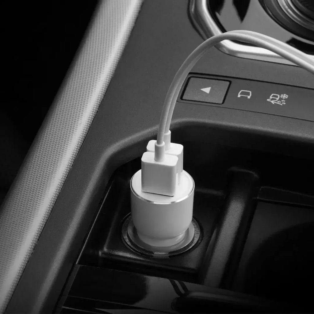 Black Ruimi 3S car USB charger for mobile phones and tablets.