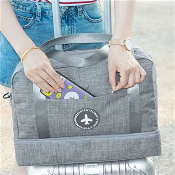 Dry and wet separation travel bag in purple made of waterproof cationic Oxford cloth, showing cube shape with double chambers