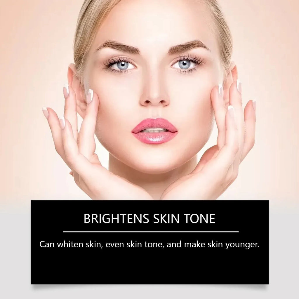 Moisturising facial mask for skin lightening with 30g content and 5.1x3.9cm dimensions
