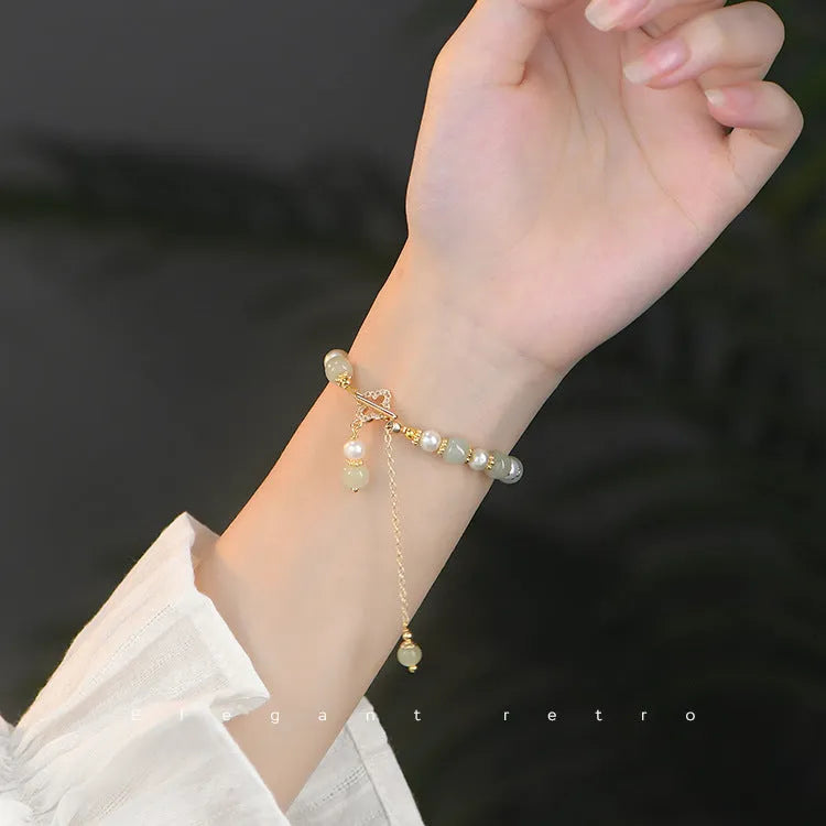 Women's Hetian jade pearl pendant bracelet with gold tone alloy clasp in Chinese style