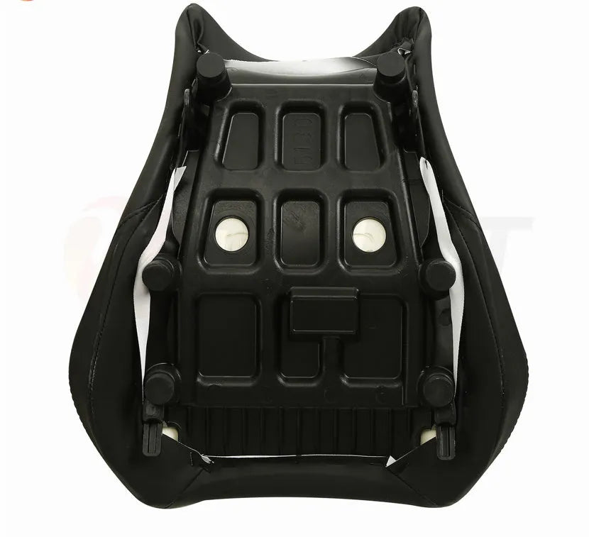 Waterproof PU leather seat cover set for Suzuki GSXR1000 motorcycle.
