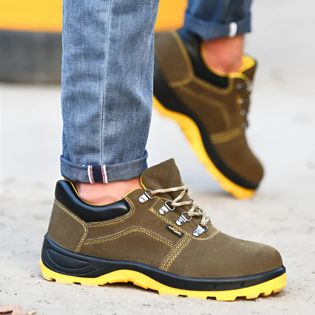 Bronze cow suede leather safety boots with steel toe cap and patterned anti-skid sole