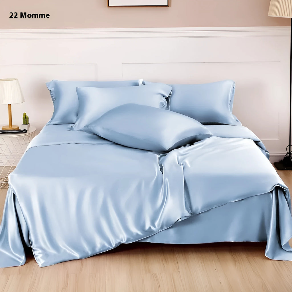 Double-sided silk duvet cover in solid colour with plain weave construction