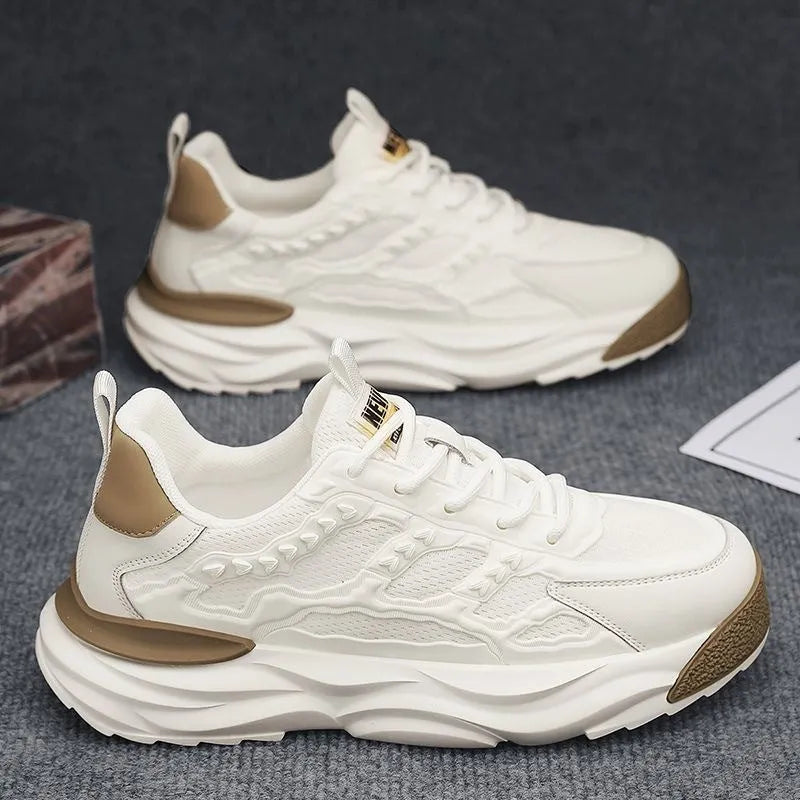 Men's solid colour breathable mesh shoes in white or black with round toe